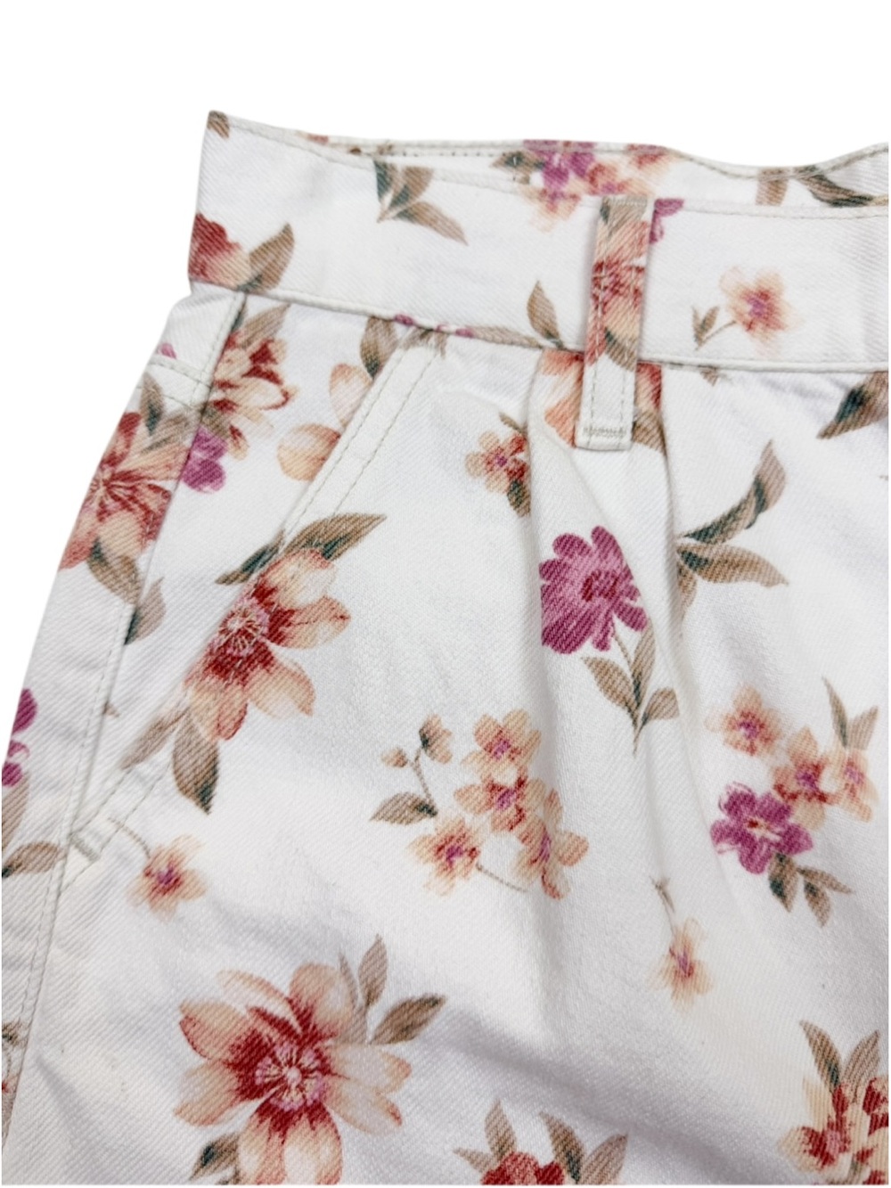 American Eagle Floral Pleated High Rise Mom Shorts Jean Shorts Size 2 - Picture 3 of 7